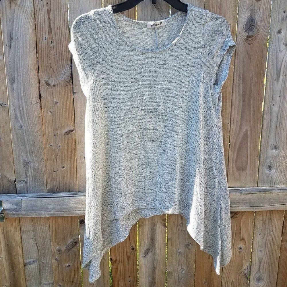 Small Women's Top Gray Oversized Longer Sides by Aiden Y NWOT